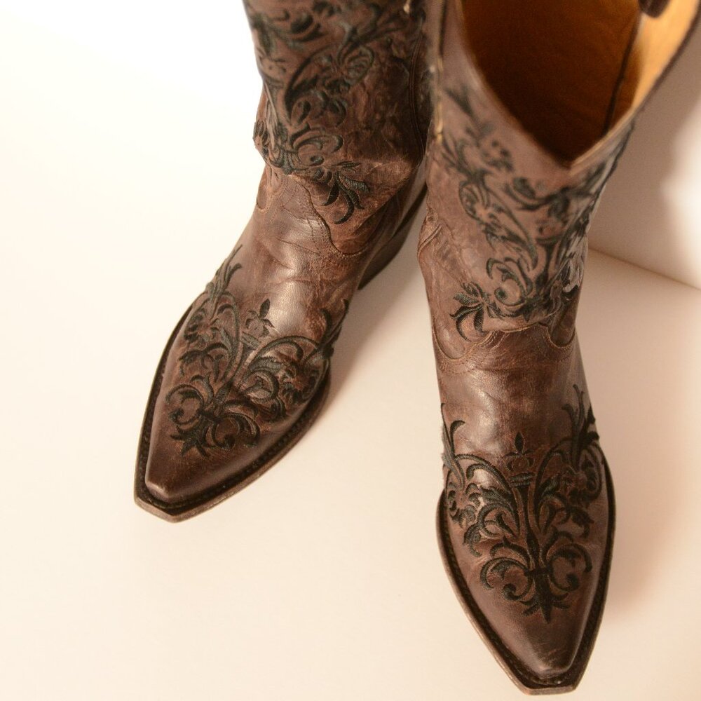 Embroidered Cowboy boots Gavenders